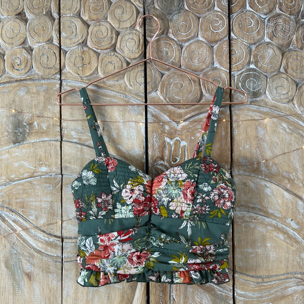 BOG Collective Sleeveless Crop Top Sage and Blush Floral Print Size M